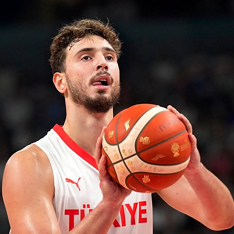 Rockets center Alperen Sengun helps Turkey qualify for 2027 FIBA World Cup