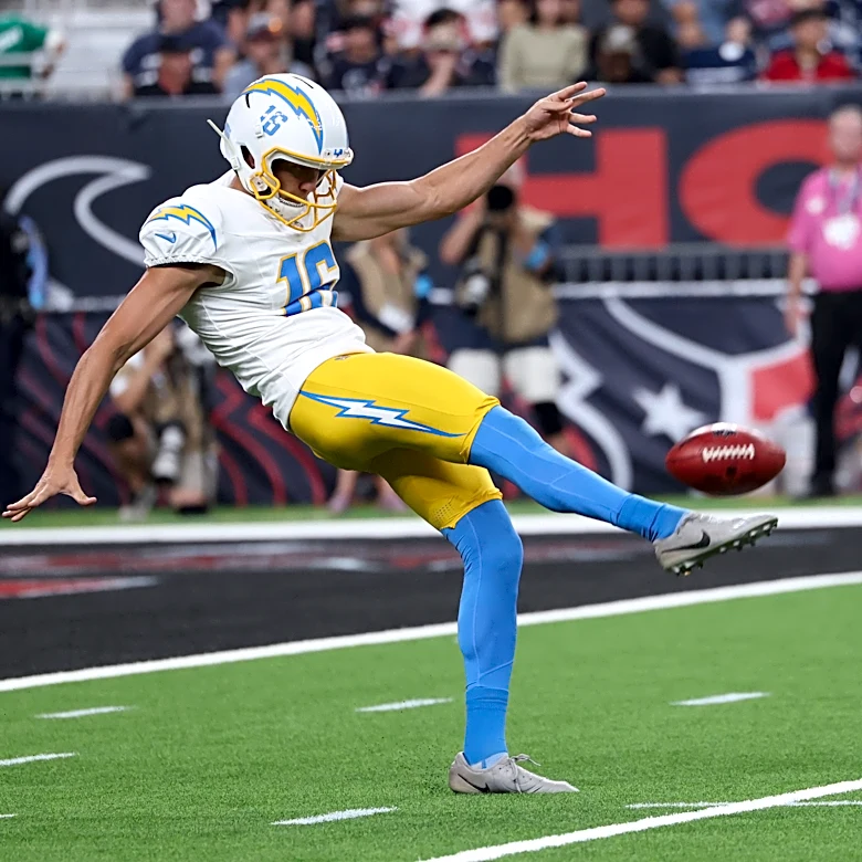 Former Alabama special teams standout released by NFL team
