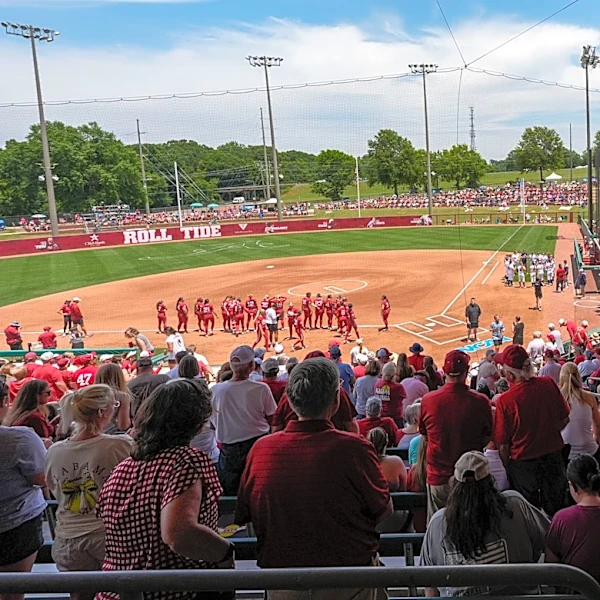 Elite five-star recruit commits to Alabama softball