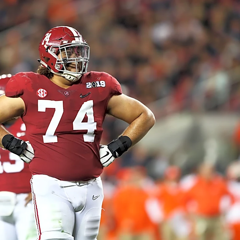 Former Alabama offensive lineman joins new NFL team midseason