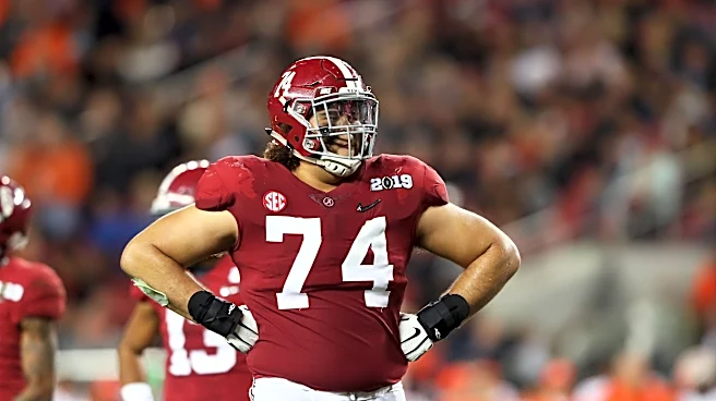 Former Alabama offensive lineman joins new NFL team midseason