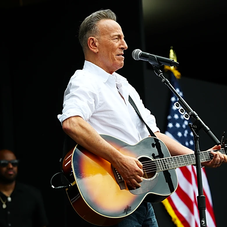 See Bruce Springsteen Sing ‘Land of Hope and Dreams’ at Opening of the Obama Presidential Center