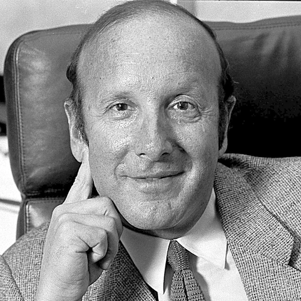 Clive Davis, Music Executive Who Signed Whitney Houston and Bruce Springsteen, Dead at 94