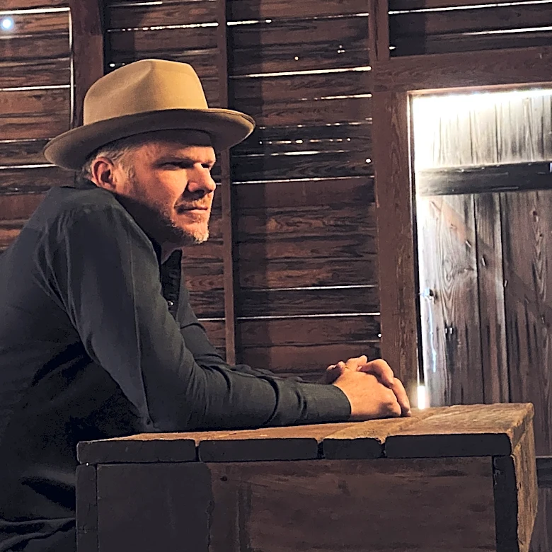 Country Singer Jason Eady Is Resurrecting the ‘Tulsa Sound’ of J.J. Cale, Leon Russell