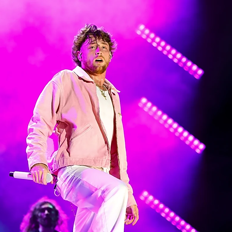 Bailey Zimmerman Addresses Canceled Concerts, Alleged Hotel Room Trashing