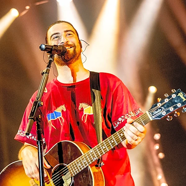 Noah Kahan Clarifies Misheard Lyrics in Cheeky Tweet: ‘Sing From Whatever Place Your Mind Takes You To’