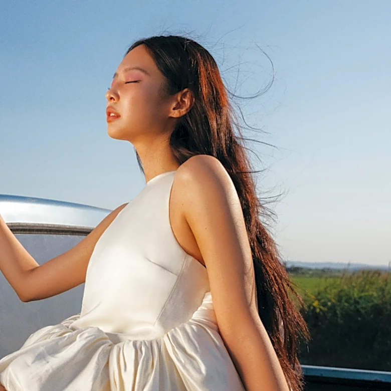 Blackpink’s Jennie Debuts Wistful Single ‘Less Than a Lover’