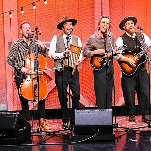 Matthew McConaughey Gives Ella Langley’s ‘Choosin’ Texas’ a Bluegrass Spin on ‘Fallon’