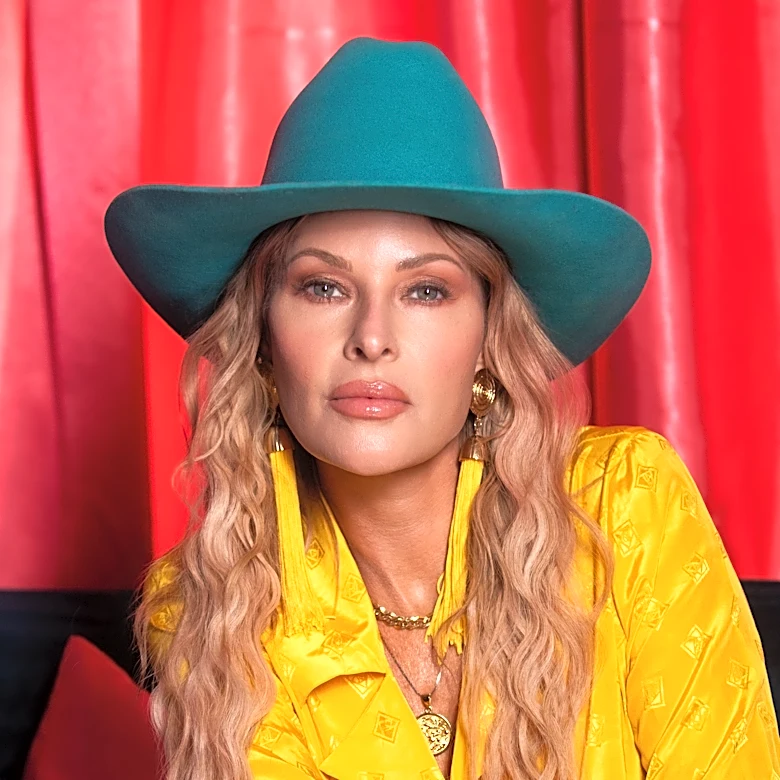 Elizabeth Cook, Rocked by the Death of Todd Snider, Finds Strength on a New Album