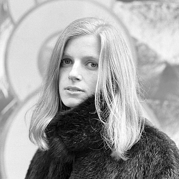 Photographer Linda McCartney to Be Honored With USPS Stamp Collection