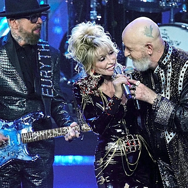 Flashback: Dolly Parton Duets With Rob Halford, Simon Le Bon at Rock Hall Induction