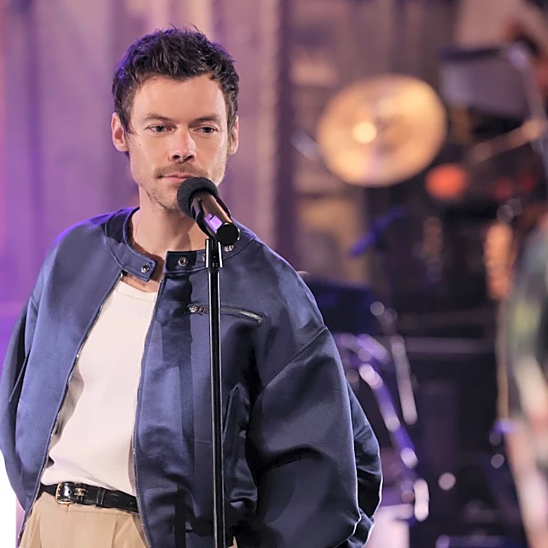 Harry Styles Honors Dolly Parton at Madison Square Garden Opening Night: ‘We Love You’