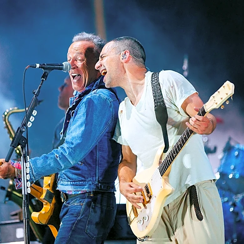 Watch Bruce Springsteen and Bleachers Reunite to Sing ‘Jersey Girl’ and ‘Chinatown’ in Asbury Park
