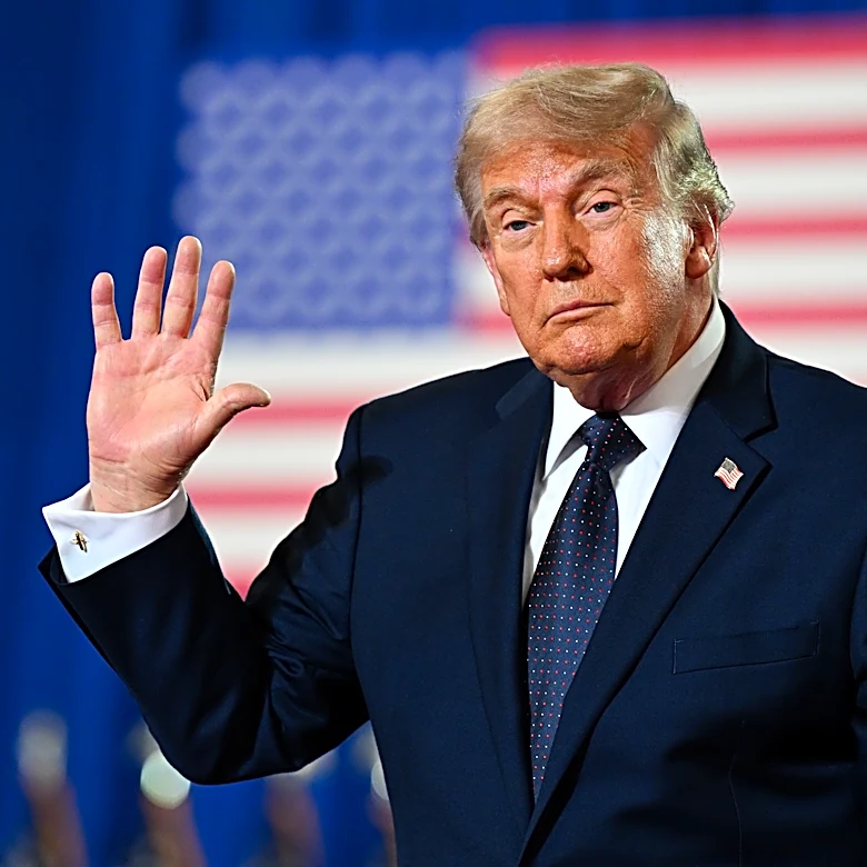 Trump Hides From Iran Failures on an Island of AI Slop