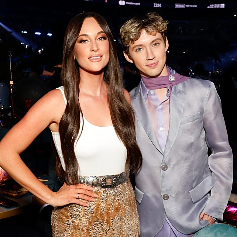 Kacey Musgraves Performs ‘Easy’ With Troye Sivan for the First Time at MSG
