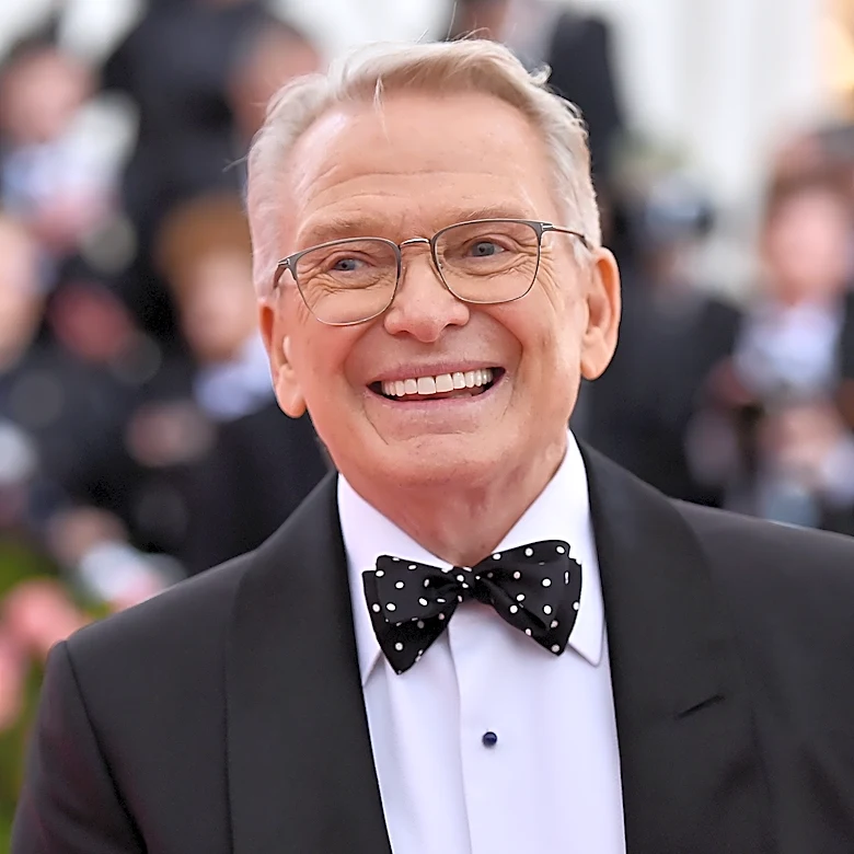 Bob Mackie, Famed Fashion Designer to Cher and More, Dead at 87