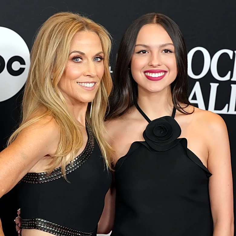 Watch Olivia Rodrigo Sing ‘Strong Enough’ for Sheryl Crow in Nashville