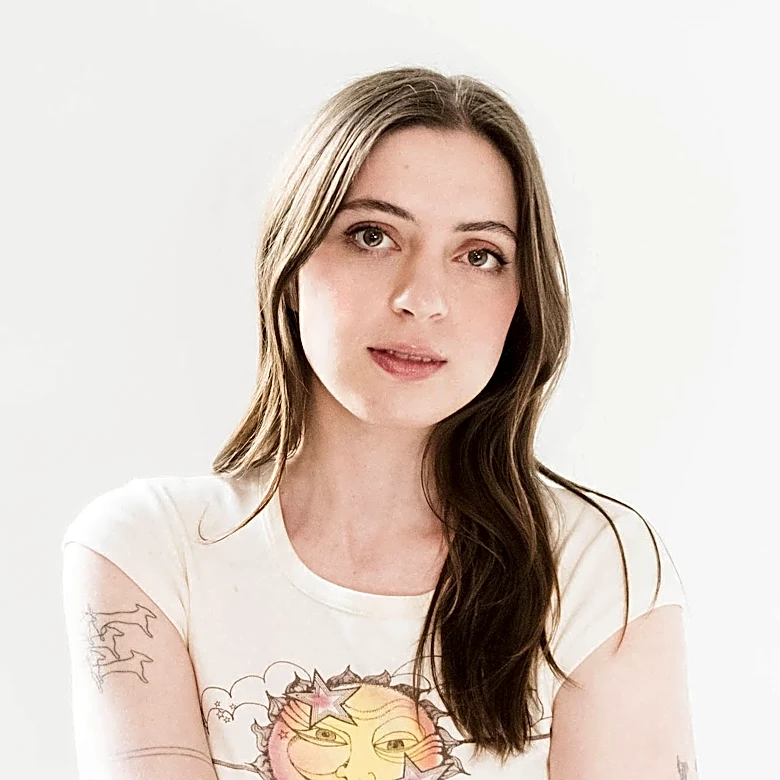 Lizzy McAlpine on New Album ‘Angel’ and Making Peace With Her Early TikTok Fame