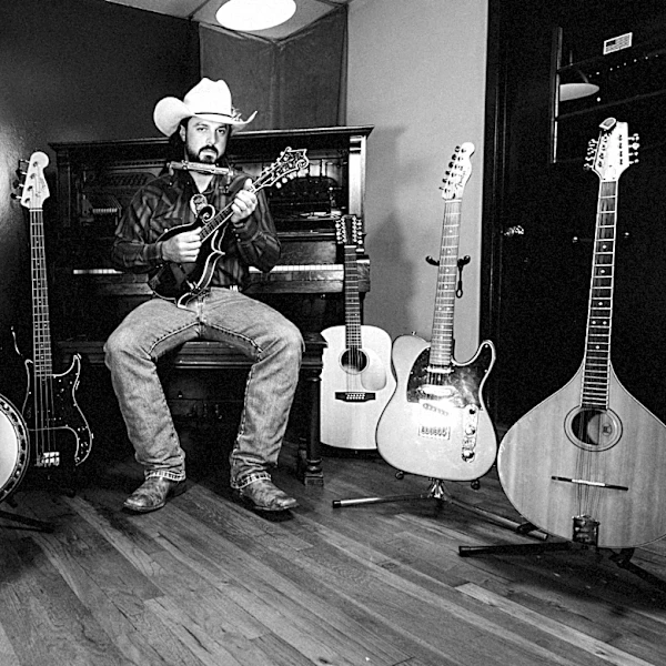 Ian Munsick Finds His American West Avatar on New Album ‘The Mountain Goat’