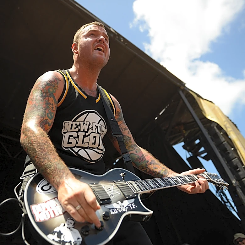 Chad Gilbert, New Found Glory’s Founding Guitarist, Dead at 45