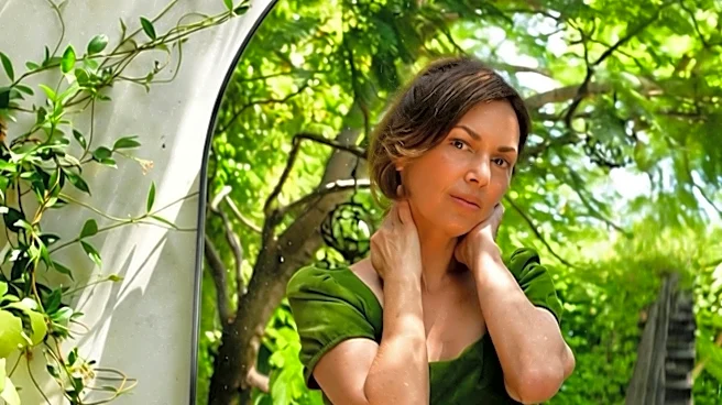 Susanna Hoffs Kept Notes on Her Rock Star Journey. She’s Ready to Tell the Story