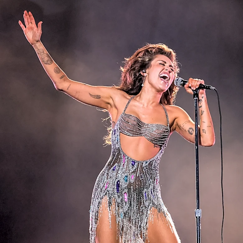 Here’s Where You Can Still Find Tickets to Miley: Bass Persuades — Live at the Hollywood Bowl Online