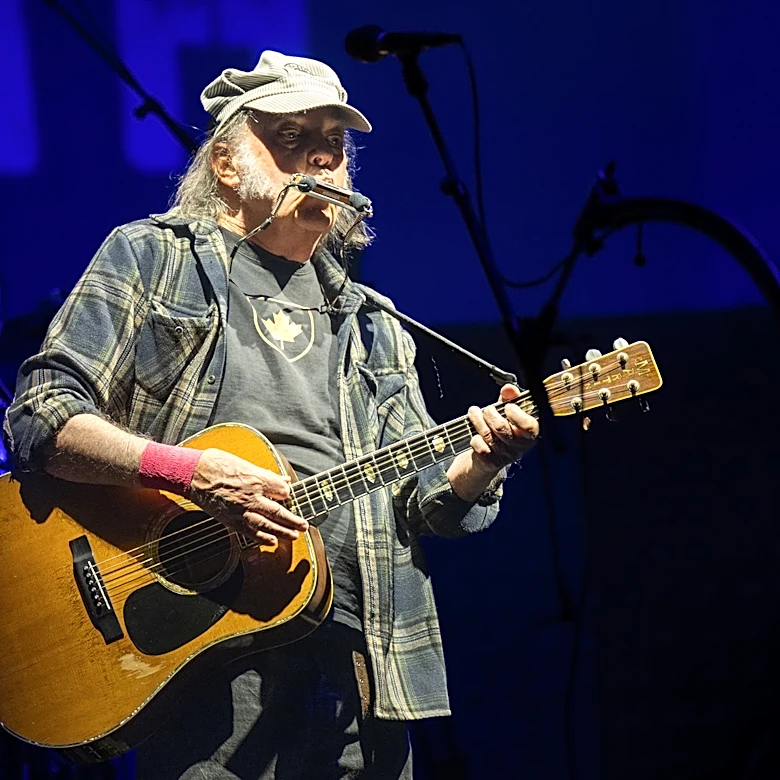 Neil Young Journeyed Through His Past and Raged Against War in First 2026 Show