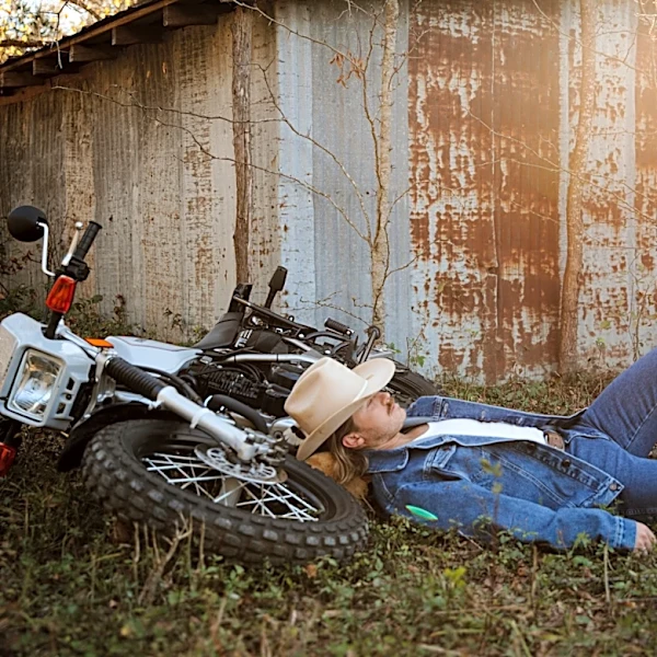 Corey Kent Sang His Ballad ‘Empty Words’ Wearing Sweatpants. The Video Gave Him a Hit