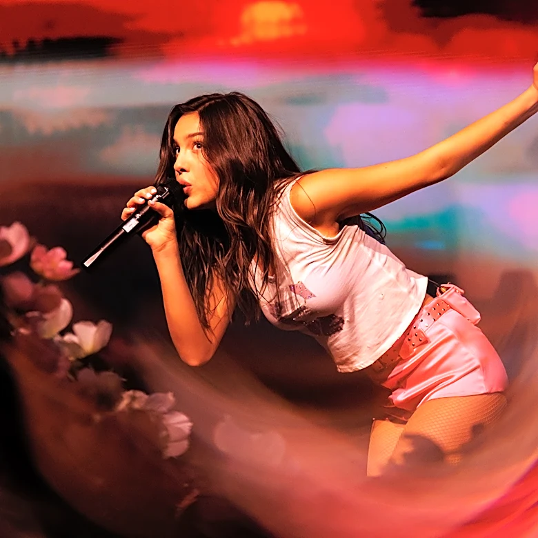 Olivia Rodrigo Heals Wounds and Draws Blood in Triumphant Unraveled Tour Opener
