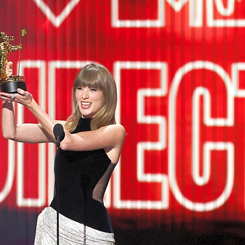 Taylor Swift Accepts Inaugural MTV VMAs Artist Director Honor