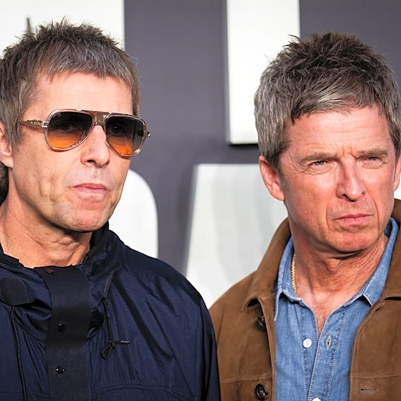 Oasis Block Auction of 1990s Concert and Rehearsal Recordings
