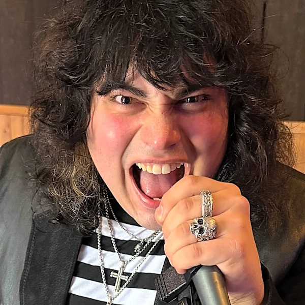 Watch Quiet Riot’s New 23-Year-Old Singer Belt Out ‘Cum On Feel The Noize’ at Debut Concert