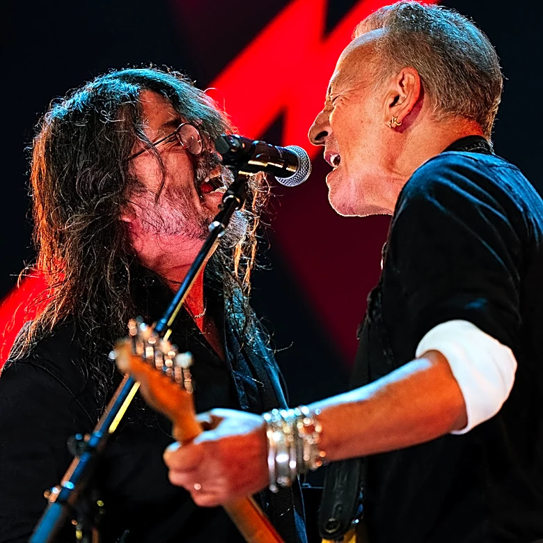 See Bruce Springsteen Cover Neil Young With Dave Grohl at Power to the People Fest