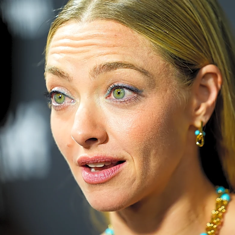 Watch Amanda Seyfried’s Sweet Joni Mitchell Cover Get Interrupted by Ghostface