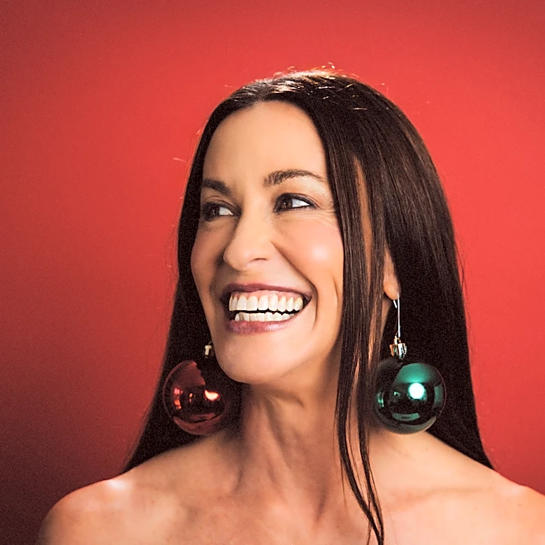 Alanis Morissette Is Dropping a Holiday Album