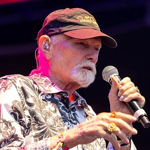 Mike Love and Al Jardine of the Beach Boys Play Simultaneous, Historic Shows