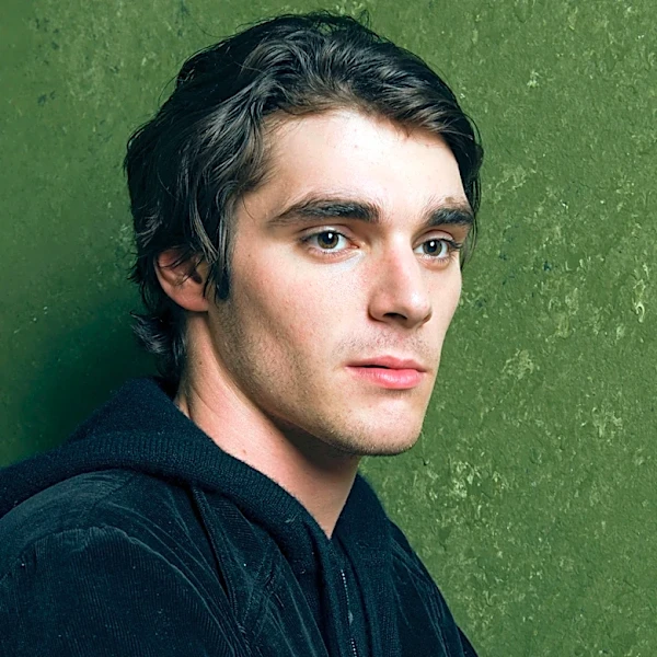 RJ Mitte, ‘Breaking Bad’ Star Who Played Walt Jr., Dead at 34