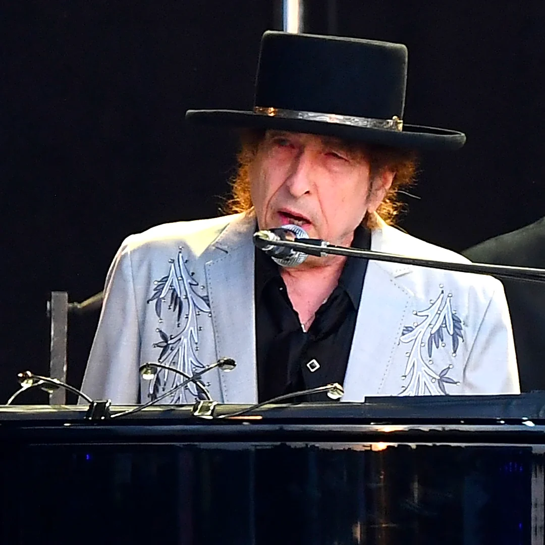 Bob Dylan Unveiled Yet Another New Guitarist, Covered Randy Newman at Tour Launch