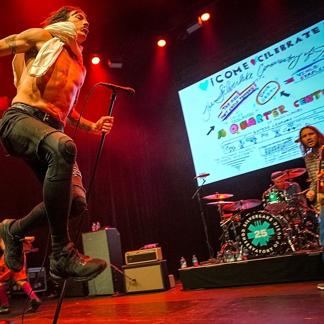 See Red Hot Chili Peppers, Dave Grohl Perform at Silverlake Conservatory’s 25th Anniversary Show