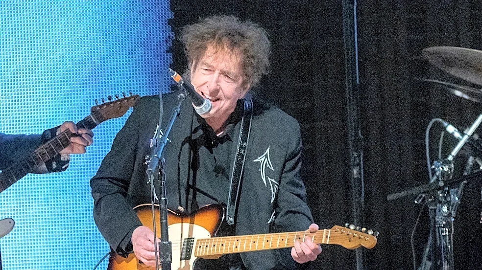 Bob Dylan’s Brand New Arrangement of ‘Tangled Up in Blue’ Is Absolutely Stunning