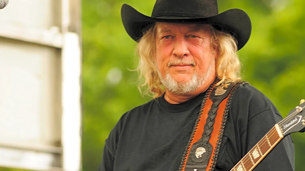 Tim McGraw, Blake Shelton, Riley Green Mourn John Anderson: ‘This One Really Hurts’