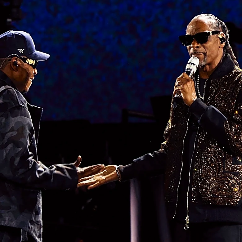 See Jay-Z Bring Out Snoop Dogg and Dr. Dre for Medley at Los Angeles Show
