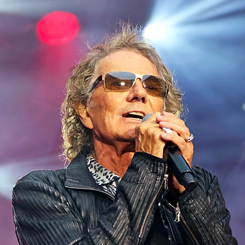 Mickey Thomas Is Happy to Be the Voice of Starship. (And Nothing’s Gonna Stop Him Now)