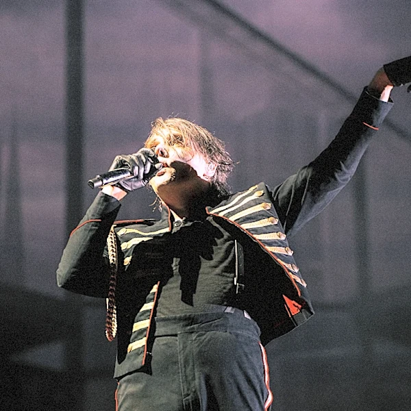 My Chemical Romance Waves White Flag in Dallas Cowboys Cheerleader Flap: ‘Agreement Reached’