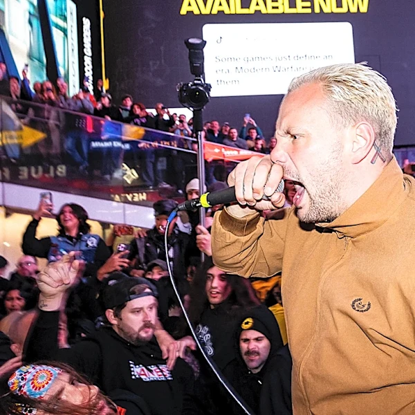 Haywire Cause Chaos in Times Square With Pop-Up Show