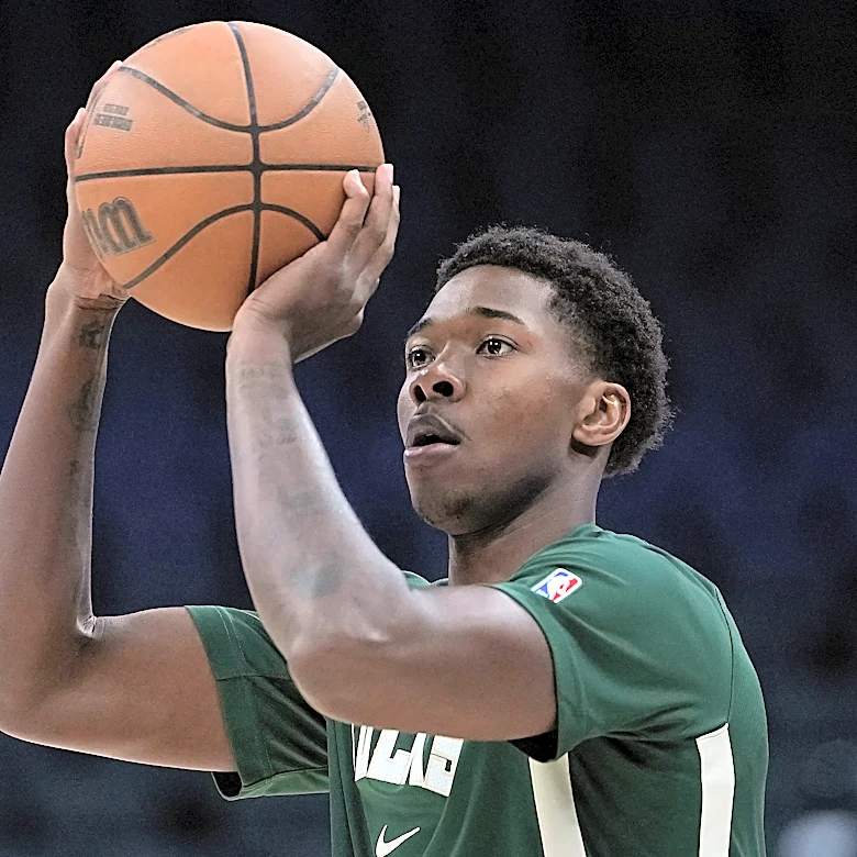 Bucks draft pick Malique Lewis signs 2-year contract in Australia