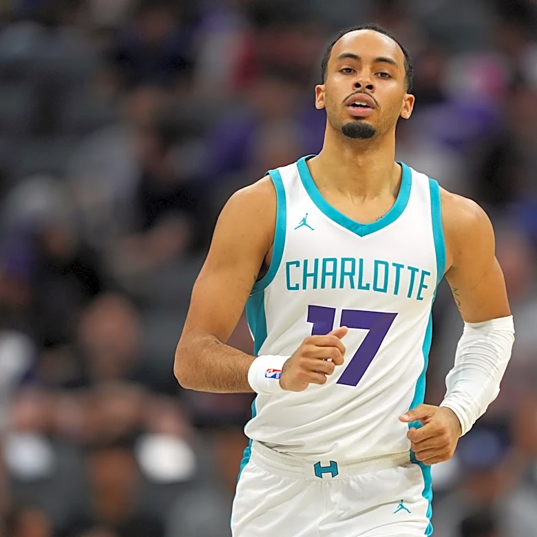 Former Charlotte Hornets guard signs professional contract overseas