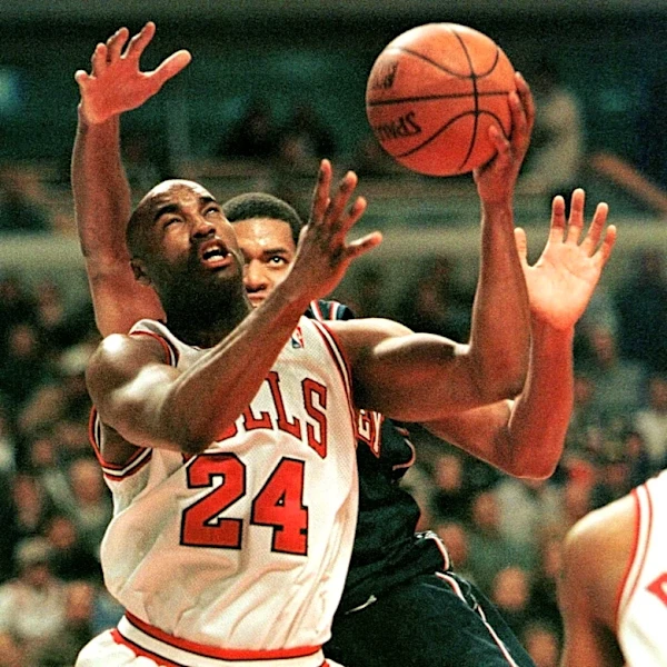 Charlotte Hornets jersey history No. 2 Scott Burrell 1993-2001