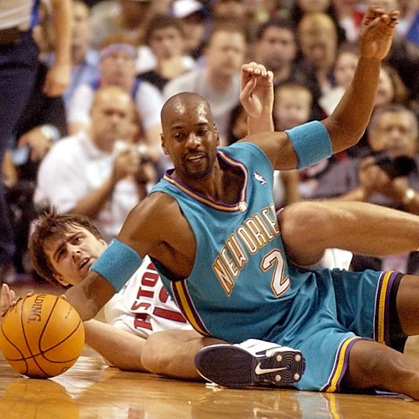 Charlotte Hornets jersey history No. 2 Stacey Augmon 2001-2002