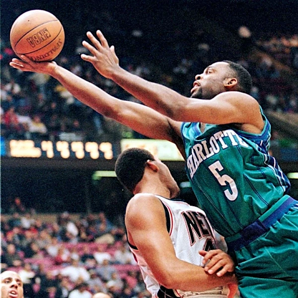 Charlotte Hornets jersey history No. 5 Donald Royal 1996-1998